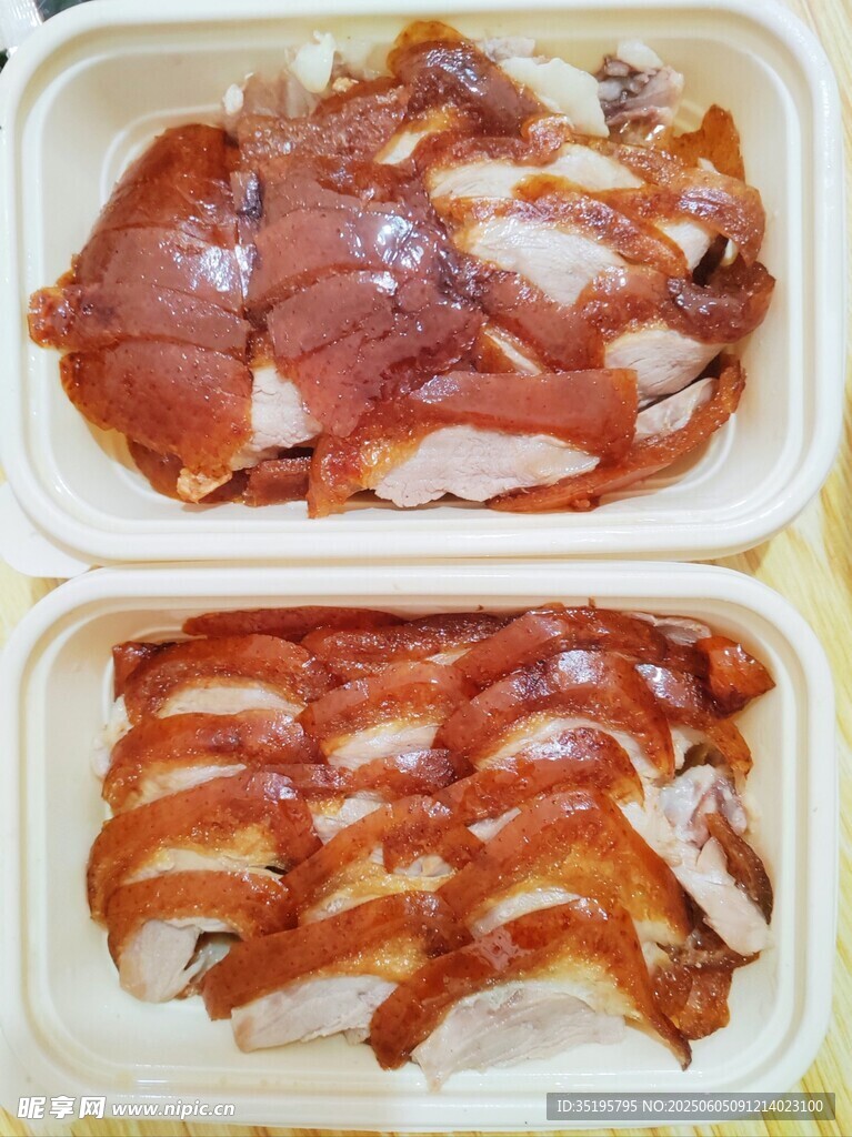 美味盒装叉烧饭诱人呈现