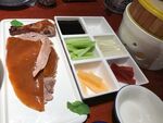 美味烤鸭及多样蘸料