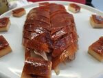 美味烤鸭摆盘精致诱人
