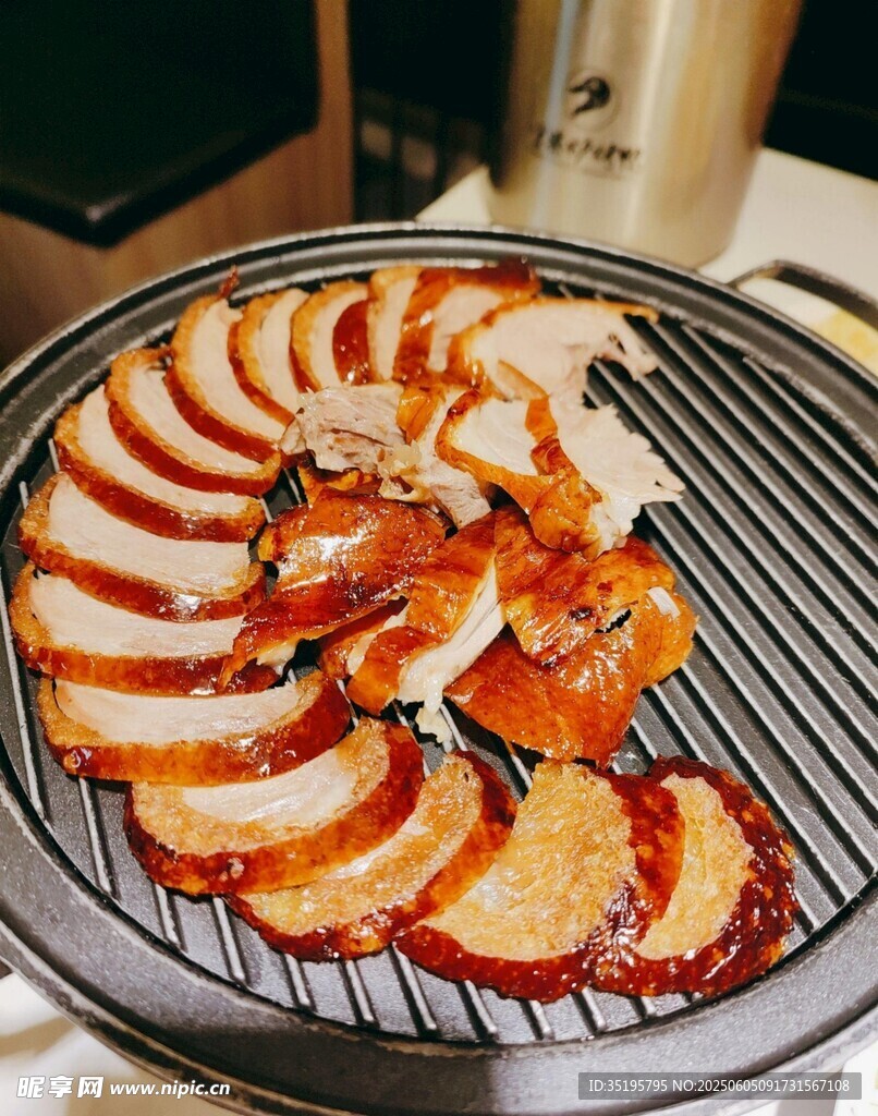 美味烤肉拼盘诱人呈现
