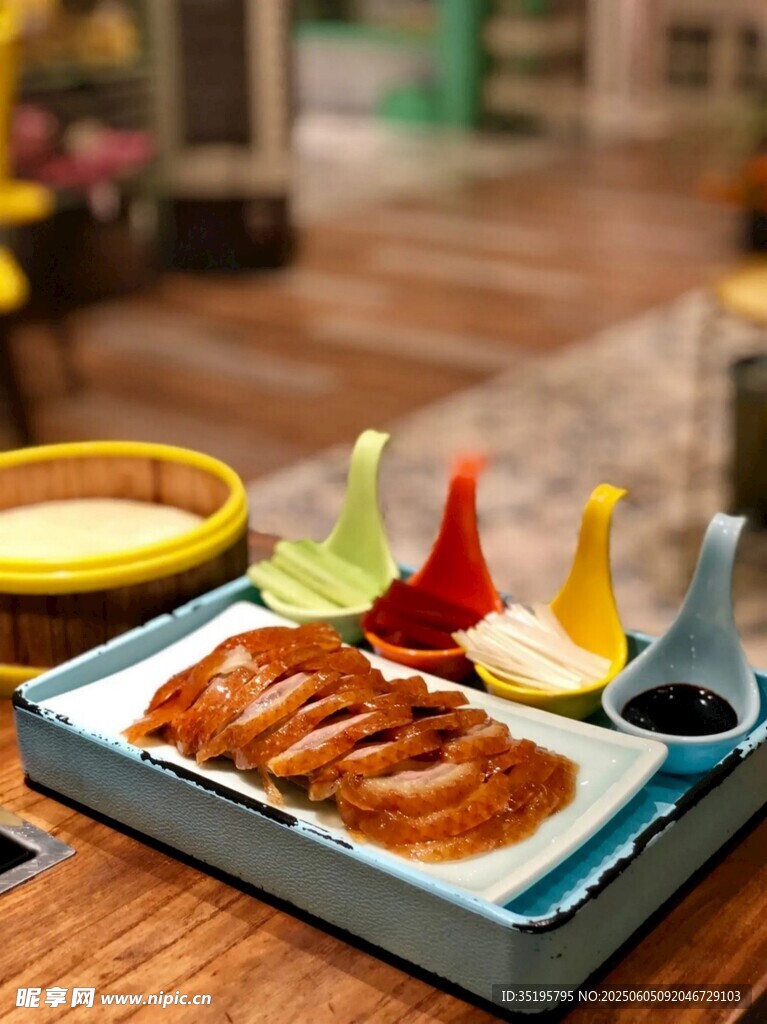 美味拼盘小吃诱人呈现