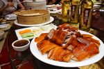 美味烧腊拼盘诱人呈现
