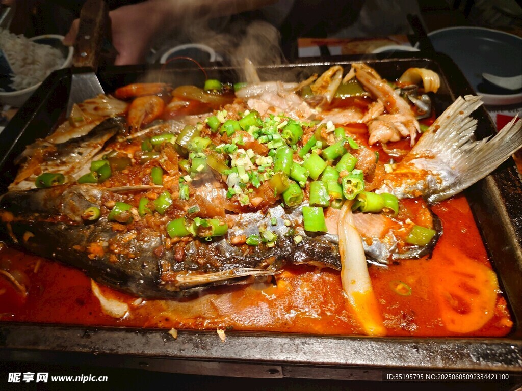 香辣烤鱼色泽诱人