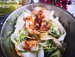 美味虾仁蔬菜凉拌面