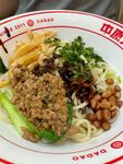美味肉酱面 丰富配料诱人