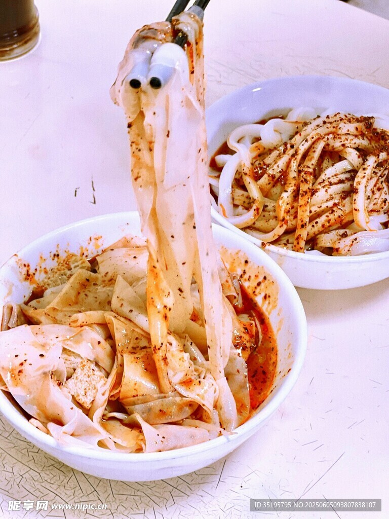 美味凉皮诱人瞬间