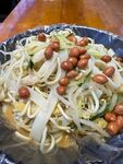 凉拌豆芽花生米美食