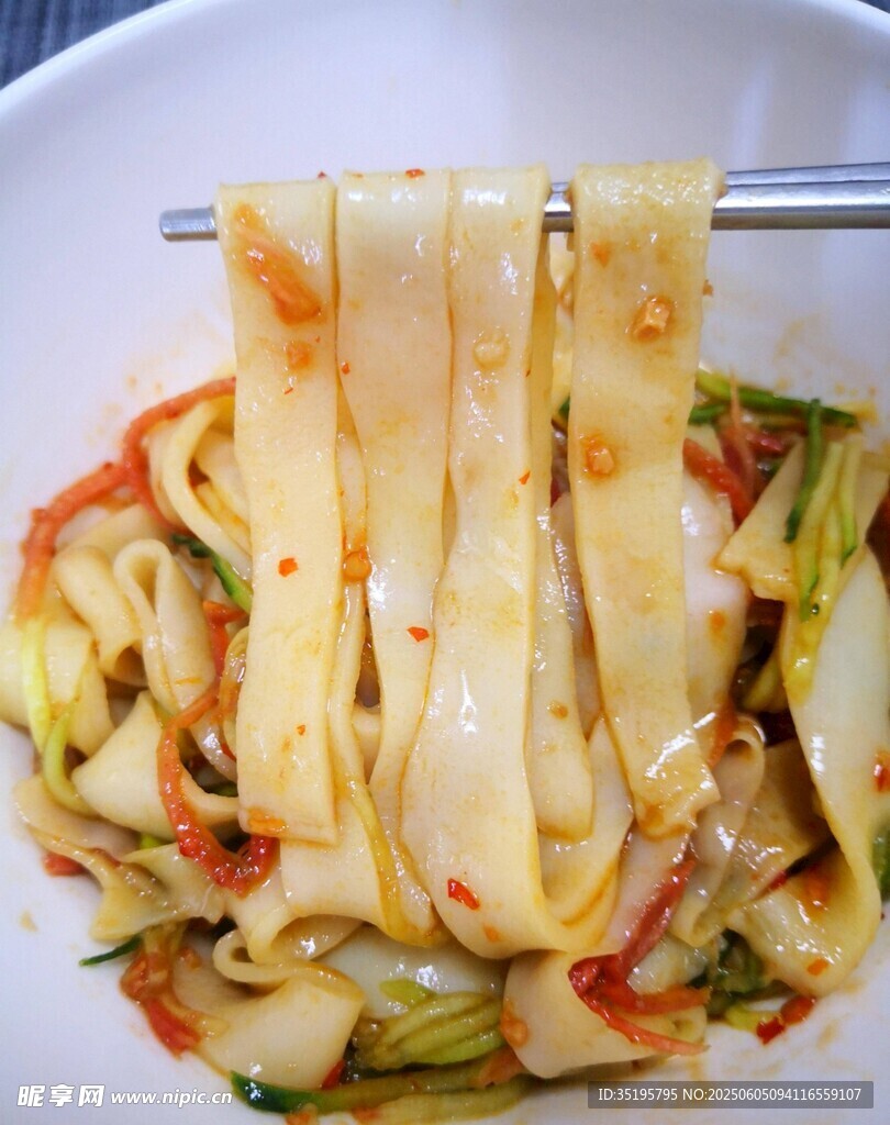 美味凉拌豆皮蔬菜