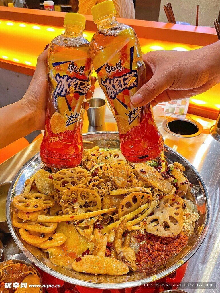 美味零食搭配丰盛美食