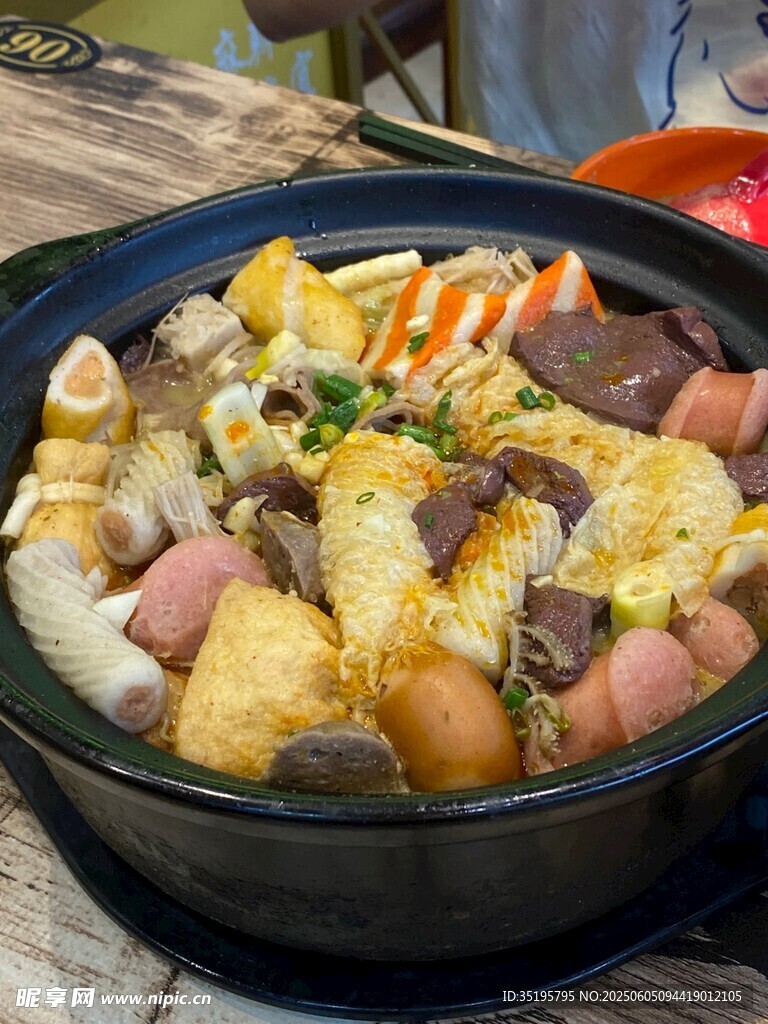 美味丰盛的一锅炖美食