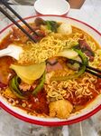 美味诱人的特色麻辣泡面