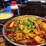 美味麻辣香锅诱人上桌