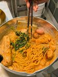 美味韩式部队火锅正在煮