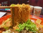 美味拉面诱人上桌