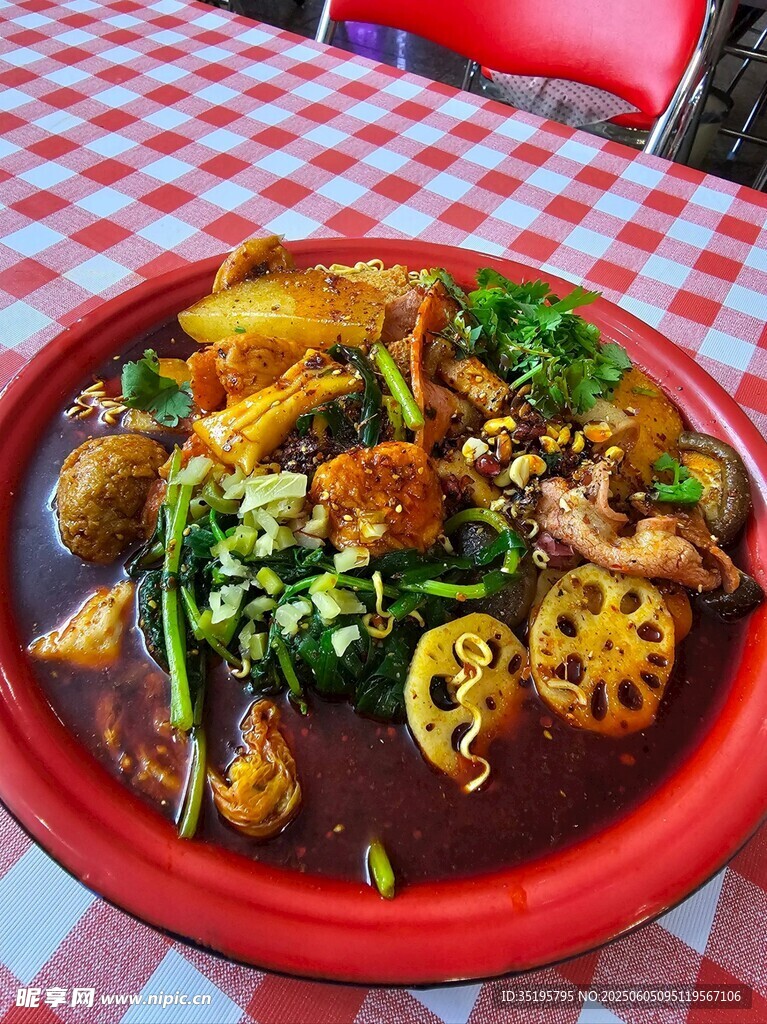 美味麻辣香锅诱人呈现