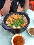 美味火锅配菜丰富诱人