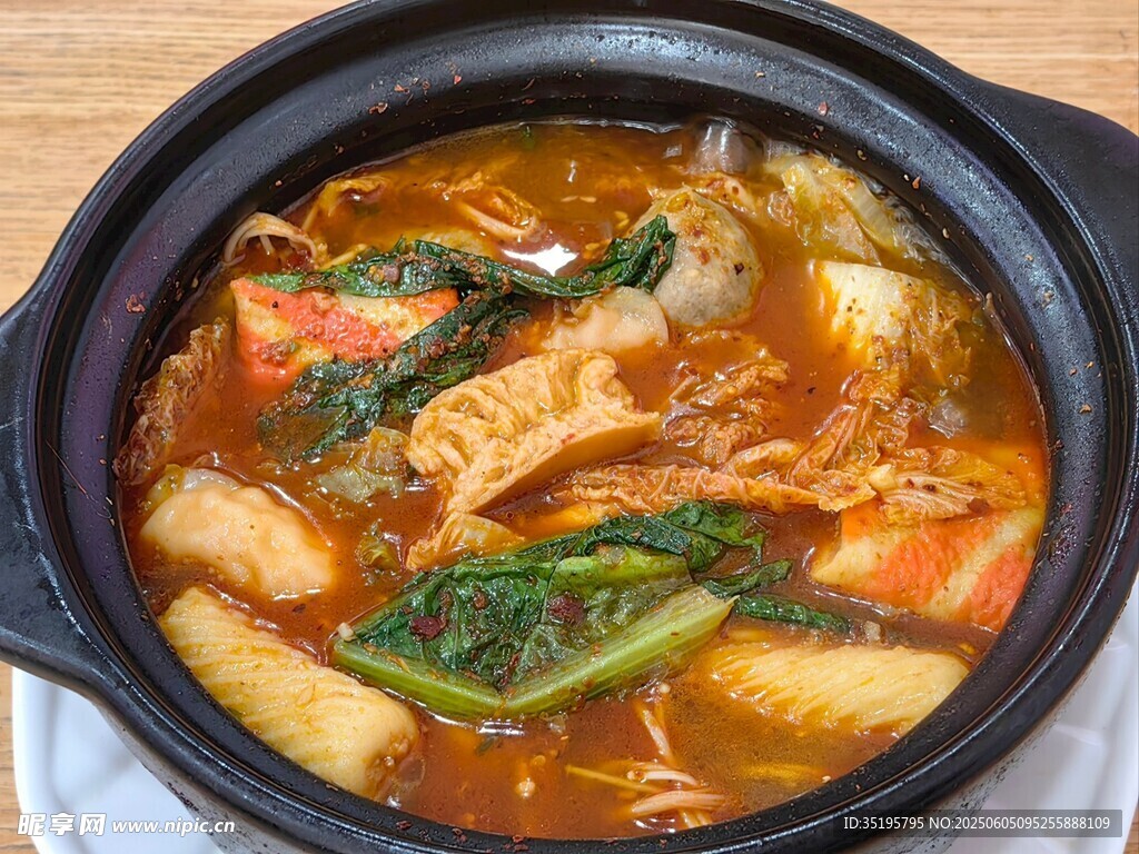 韩式海鲜豆腐汤美食图