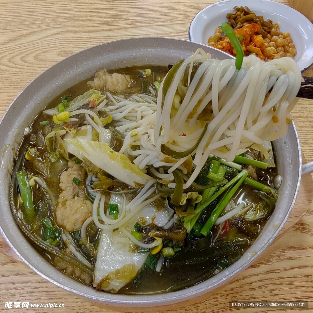 美味鲜香的特色米粉一碗