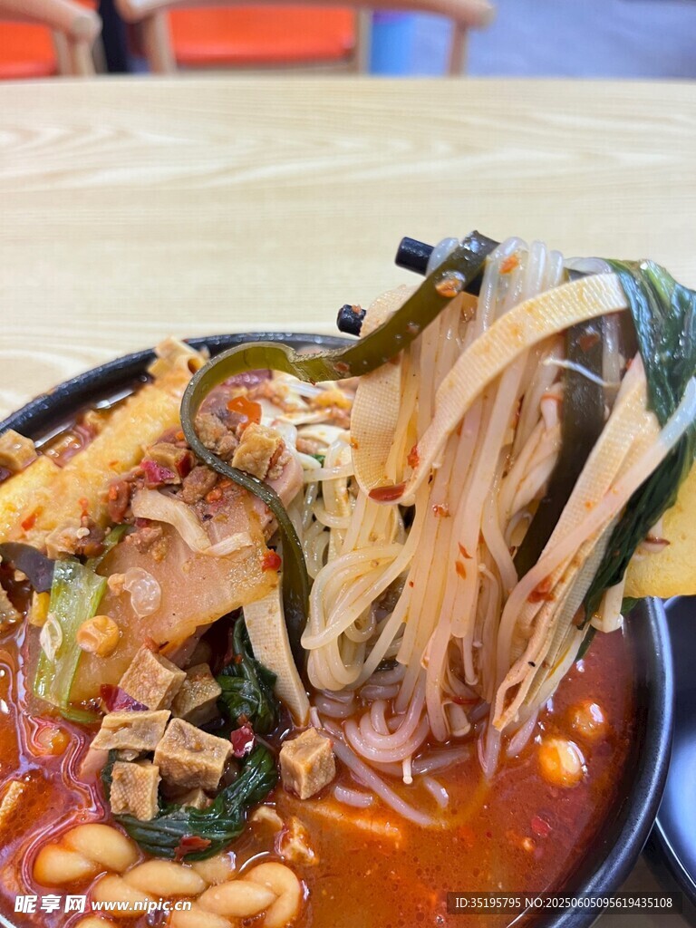 美味麻辣烫诱人食材展示