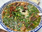 香辣牛杂面诱人美食