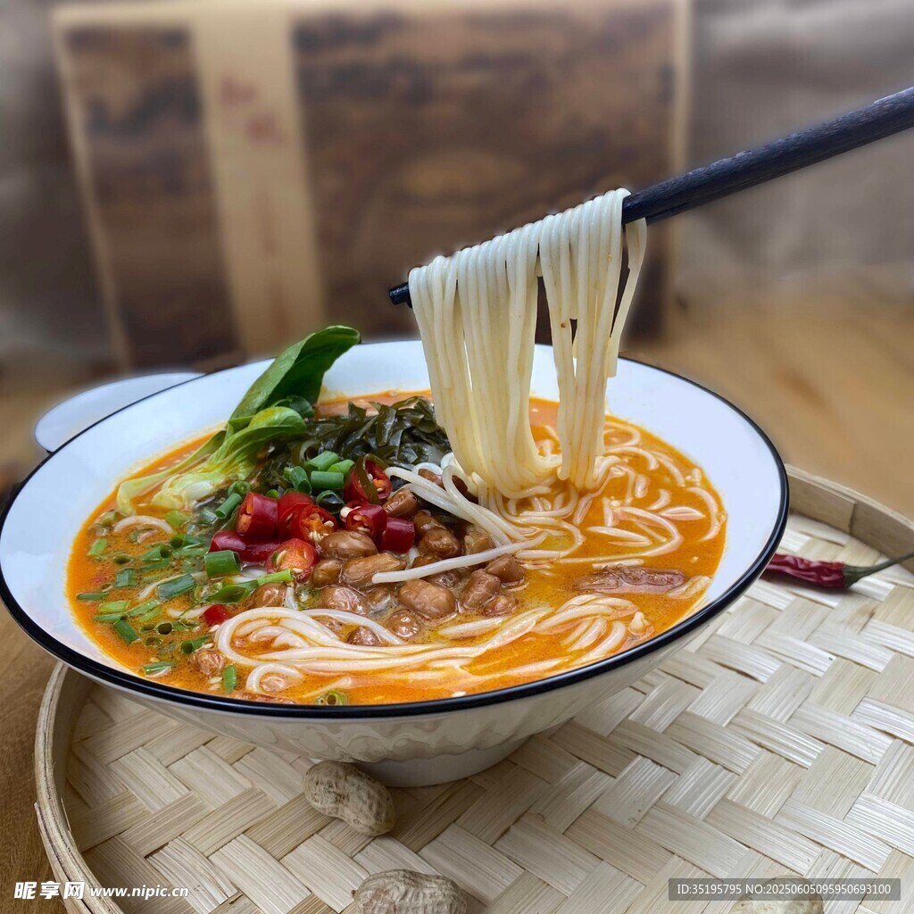 美味诱人的特色汤面