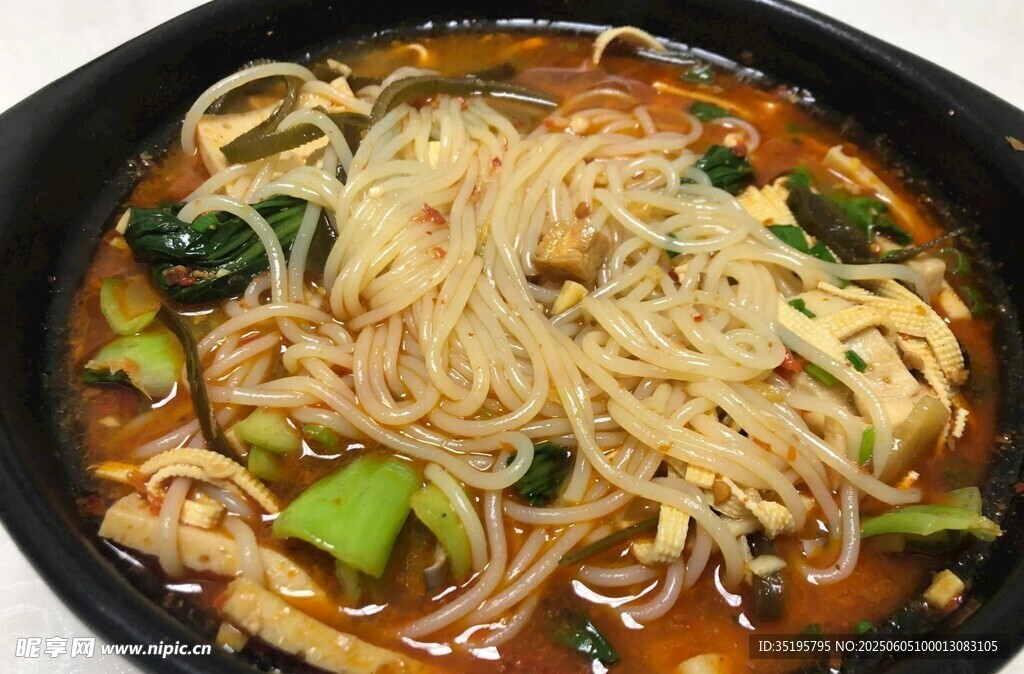 美味热汤面
