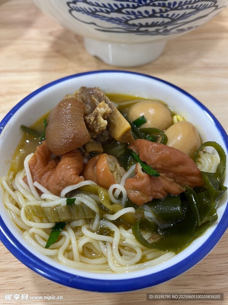 美味卤味面条