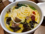 美味菌菇鸡汤面