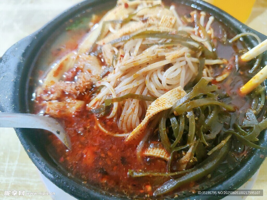 美味红油凉拌金针菇