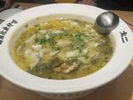 鲜香酸菜鱼诱人上桌