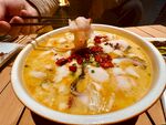 美味金汤酸菜鱼诱人上桌