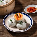 美味生煎包搭配特色蘸料