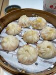竹笼里的美味鲜肉小笼包
