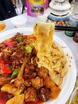 美味大盘鸡搭配特色面食