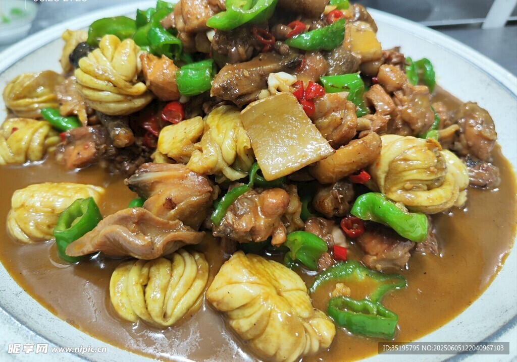 美味板栗烧鸡佳肴