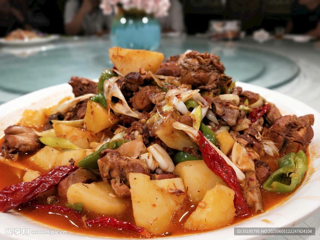 美味土豆烧鸡块