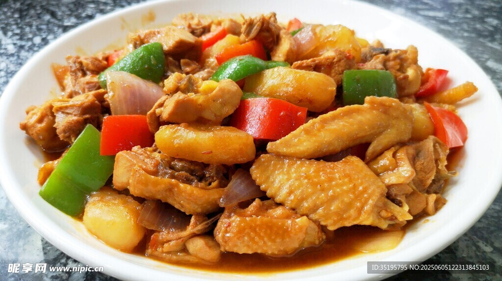 美味彩椒土豆炒鸡肉