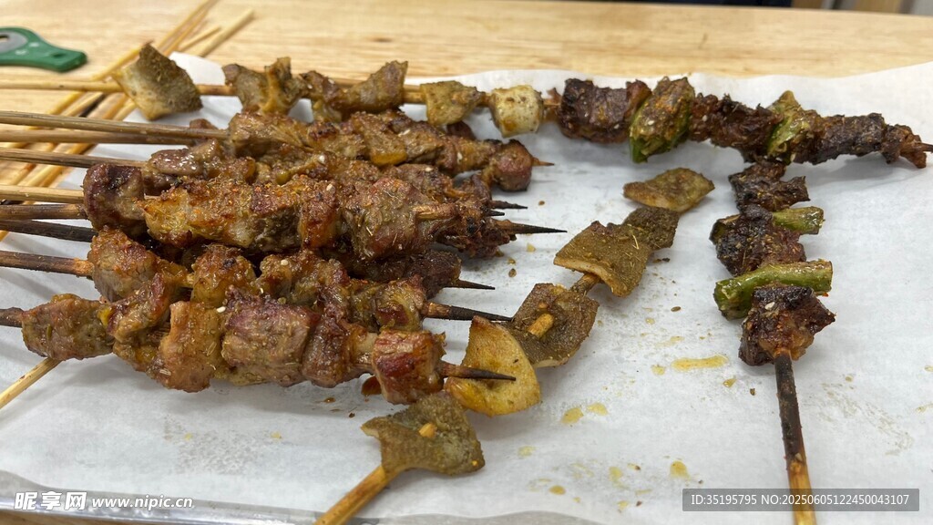 美味烤肉串诱人呈现
