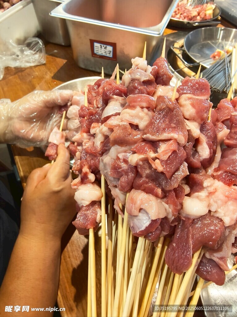 新鲜现串的美味肉串