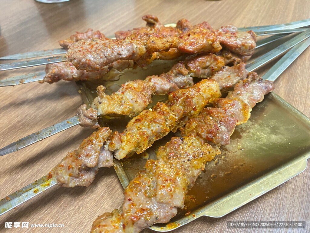 美味烤肉串诱人呈现