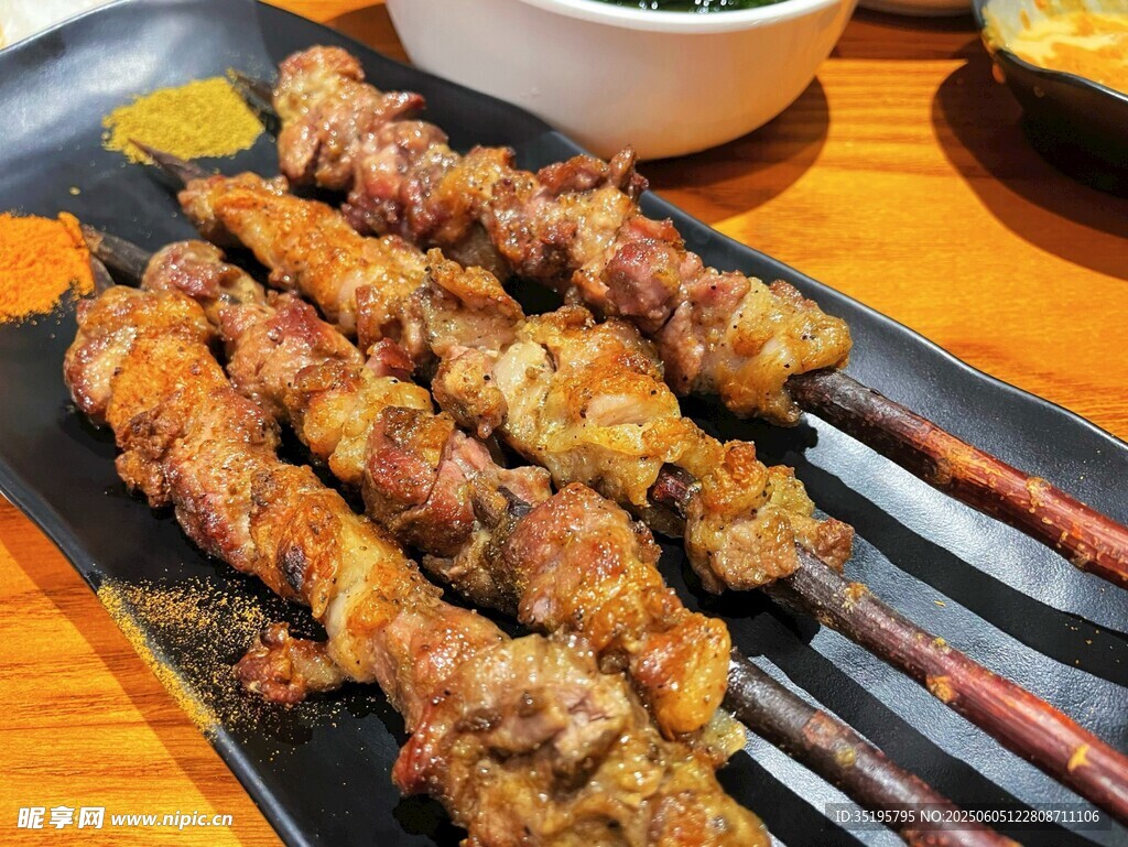 美味烤肉串诱人呈现