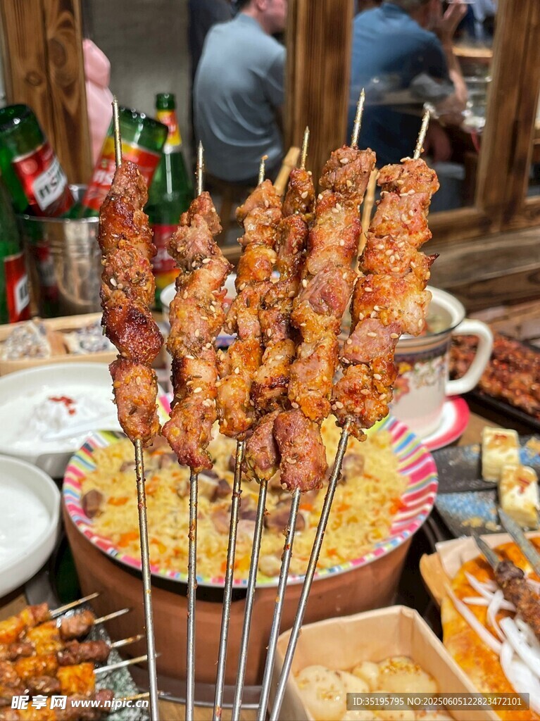 美味烤肉串诱人美食展示