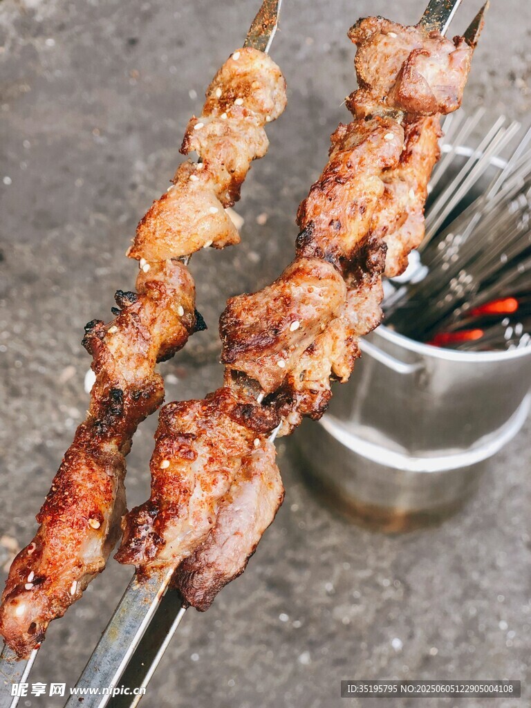 美味烤肉串诱人呈现