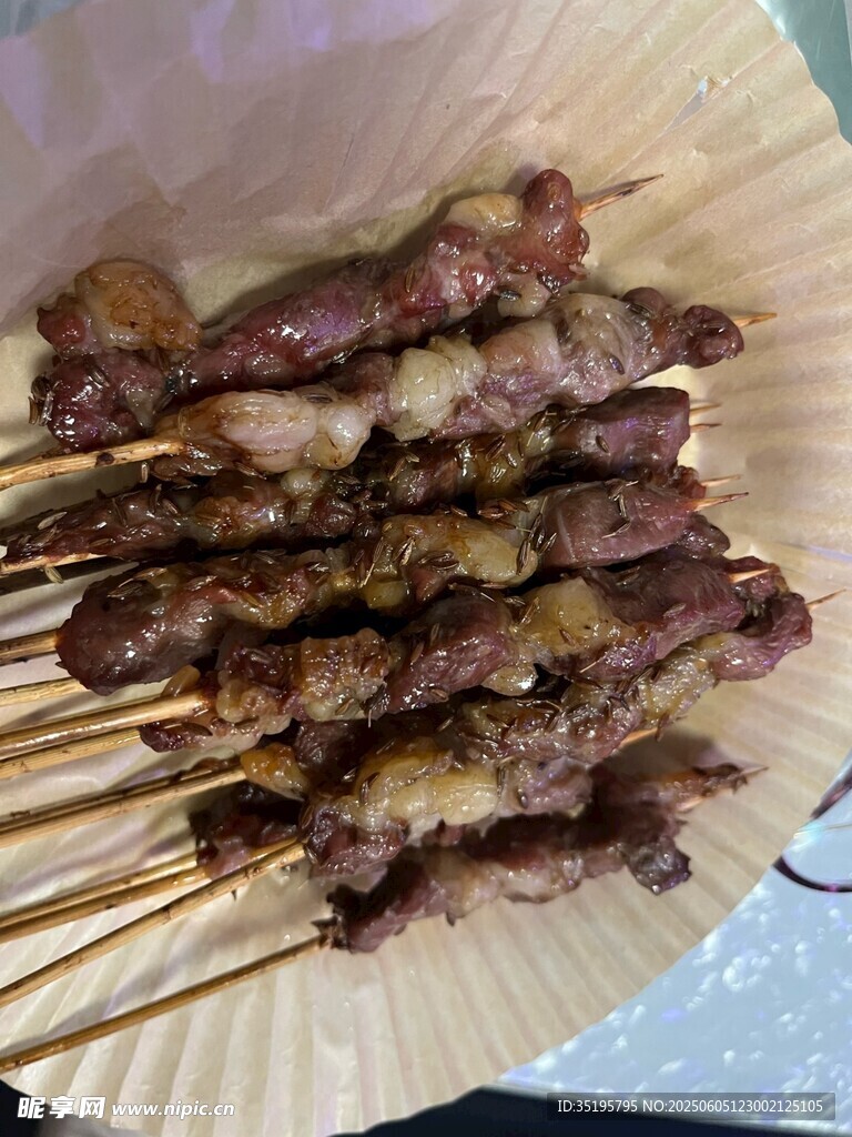 美味烤肉串诱人呈现
