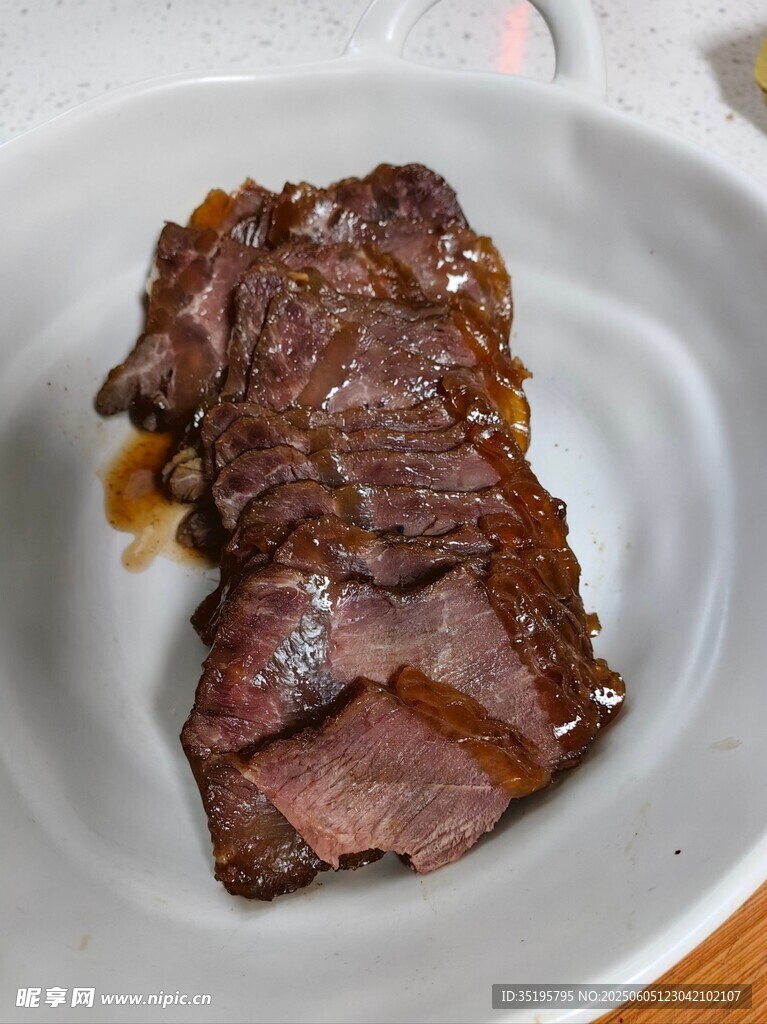 美味熟牛肉切片