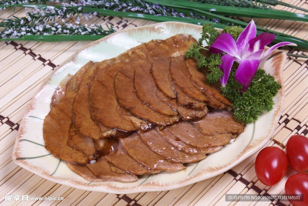 美味酱牛肉摆盘精致