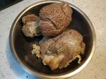 碗中卤制的大块牛肉