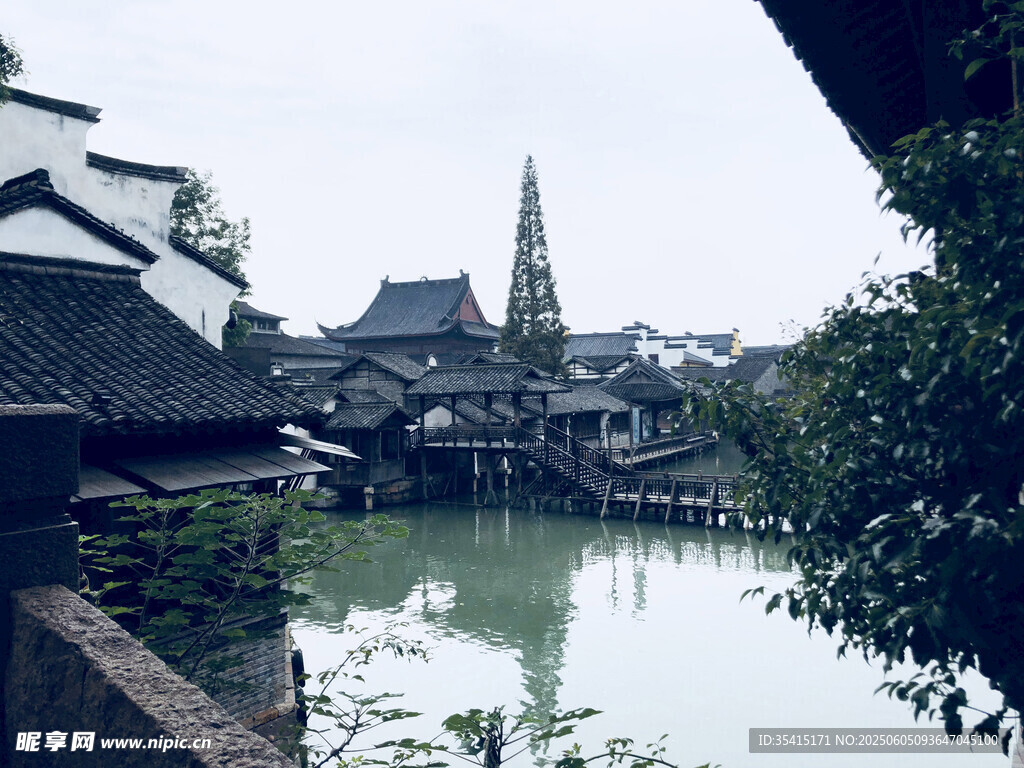 江南水乡古建筑风景图