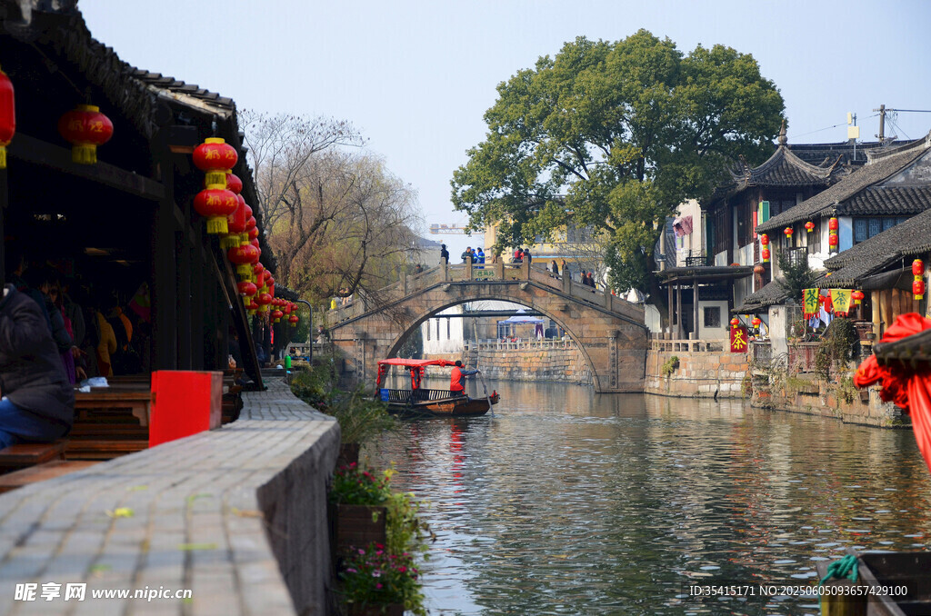 江南水乡古街河畔景致