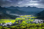 山间村落油菜花海美景
